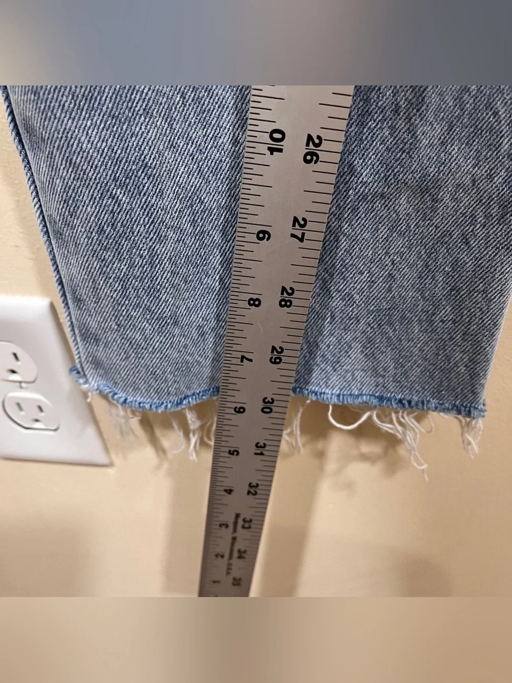 Meshki women’s straight leg light blue denim size 8 high rise raw hem - Picture 4 of 9